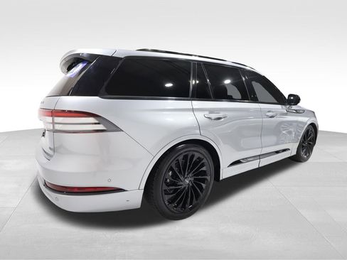 Used 2022 Lincoln Aviator Reserve w/ Equipment Group 201A AWD/4WD image 4