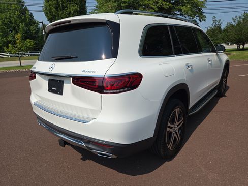Used 2022 Mercedes-Benz GLS 450 4MATIC image 3