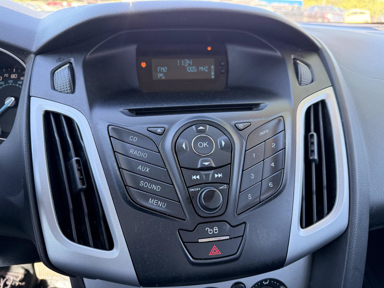 Used 2012 Ford Focus SE FWD image 12