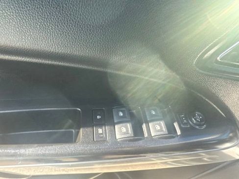Used 2020 Chevrolet Colorado LT RWD image 25