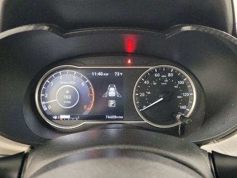 Used 2021 Nissan Versa SV FWD image 23