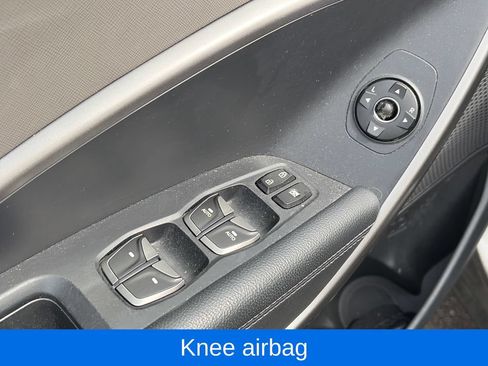 Used 2016 Hyundai Santa Fe Sport FWD image 17