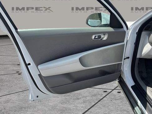 Used 2025 Hyundai Ioniq 6 SEL RWD image 25