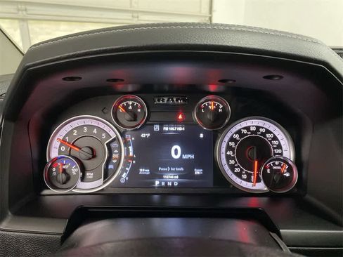 Used 2018 RAM 2500 Laramie w/ Convenience Group image 26