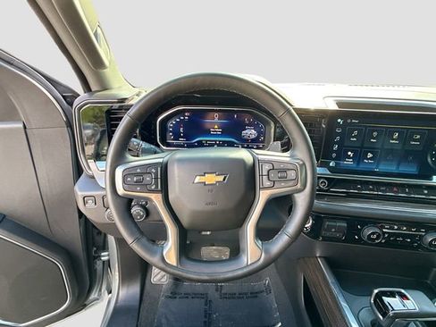 Used 2024 Chevrolet Silverado 1500 LT image 11