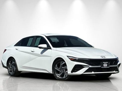 Used 2024 Hyundai Elantra Limited image 2