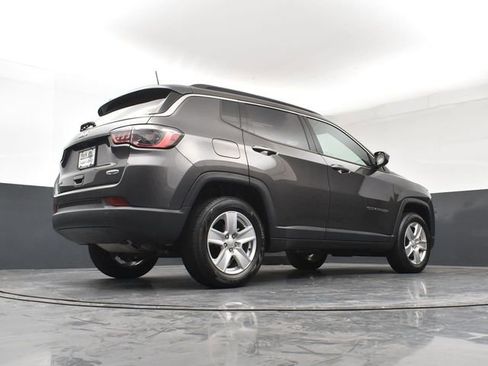 Used 2022 Jeep Compass Latitude w/ Convenience Group AWD/4WD image 21