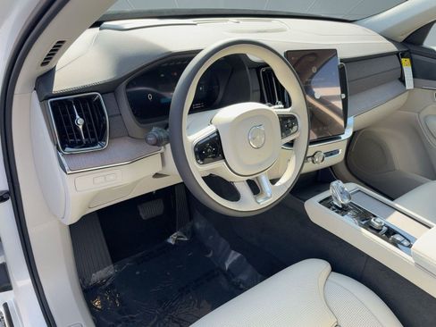 New 2026 Volvo XC90 T8 Ultra w/ Protection Package Premier image 4