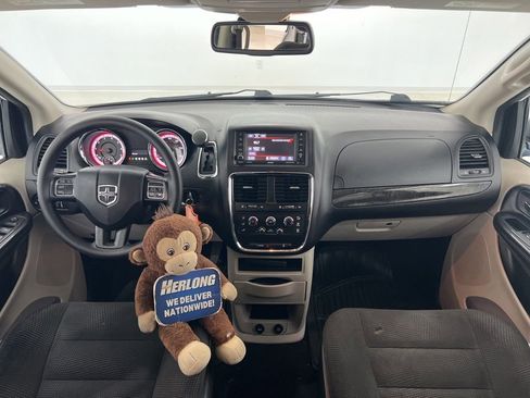 Used 2020 Dodge Grand Caravan SE w/ UConnect Hands-Free Group FWD image 16