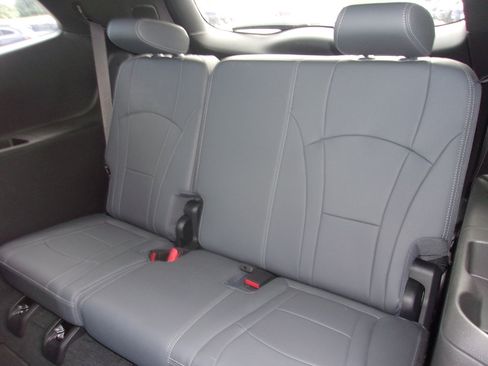 Used 2024 Buick Enclave Premium AWD/4WD image 20