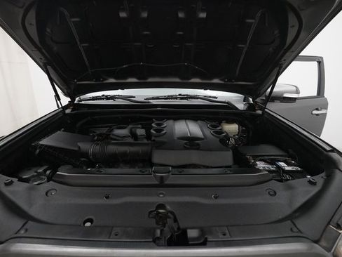 Used 2013 Toyota 4Runner SR5 image 3