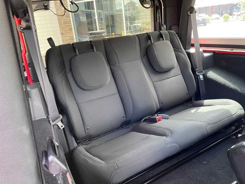 Used 2019 Jeep Wrangler Sport AWD/4WD image 30