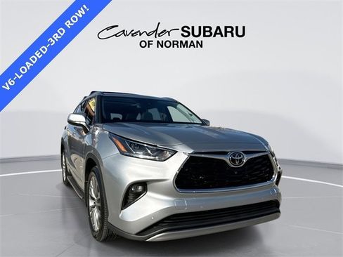 Used 2021 Toyota Highlander Platinum image 1