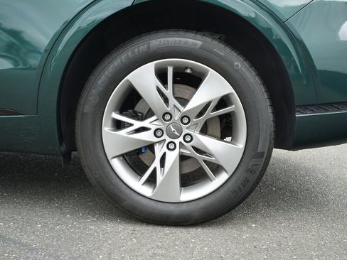 Used 2024 Genesis GV70 3.5T Sport AWD/4WD image 33