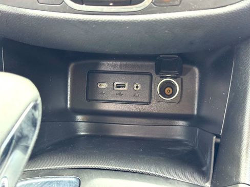 Used 2023 Chevrolet Equinox LT image 24