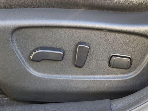 Used 2019 Nissan Rogue SL w/ Premium Package image 35