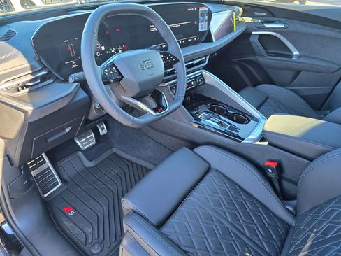New 2025 Audi SQ5 Prestige image 10
