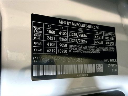 Used 2025 Mercedes-Benz Sprinter 2500 image 25