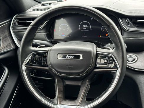 Used 2021 Jeep Grand Cherokee L Overland image 15