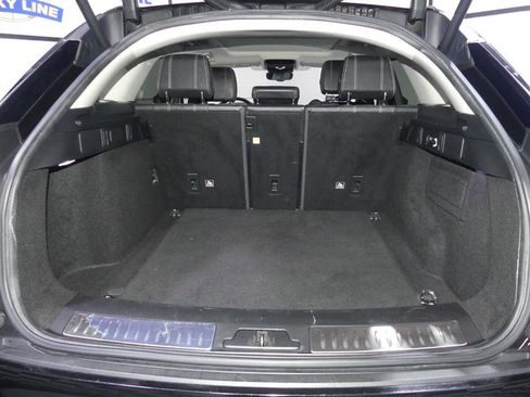 Used 2018 Land Rover Range Rover Velar S image 9