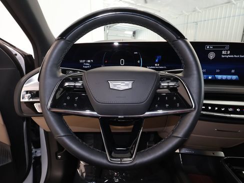 Certified 2026 Cadillac Lyriq Signature Luxury w/ Nappa Leather Package AWD/4WD image 10