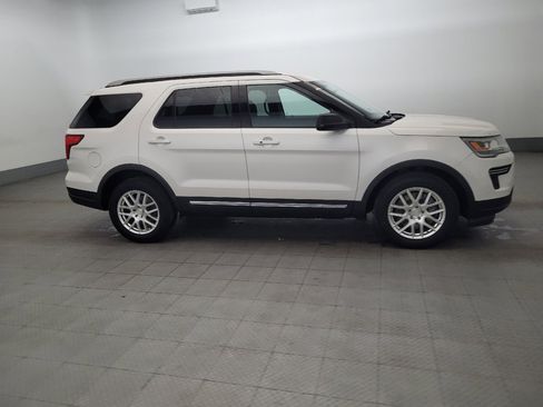 Used 2018 Ford Explorer XLT image 11