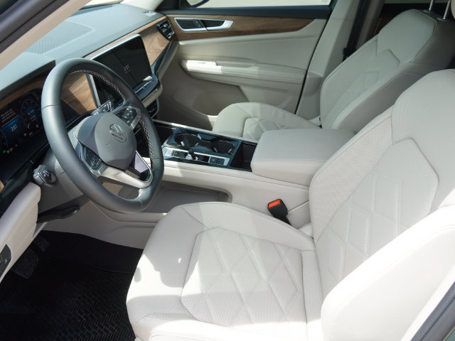 Used 2026 Volkswagen Atlas SE FWD image 5