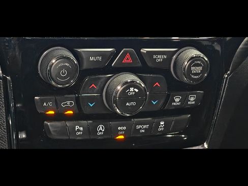 Used 2019 Jeep Grand Cherokee Altitude AWD/4WD image 8