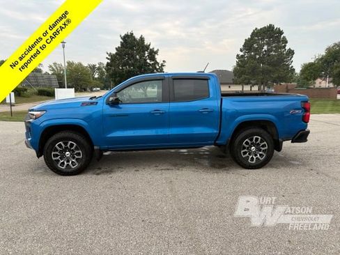 Used 2023 Chevrolet Colorado Z71 w/ Z71 Convenience Package 2 AWD/4WD image 3