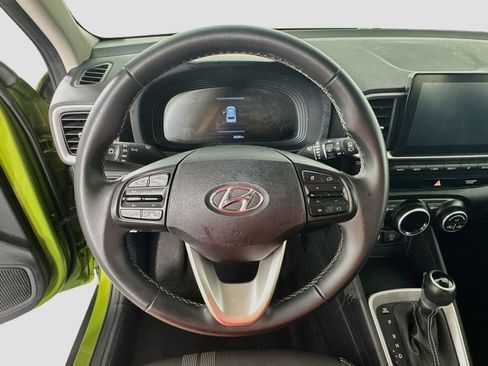 Used 2024 Hyundai Venue SEL FWD image 11