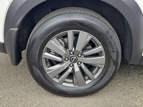 Used 2025 Nissan Pathfinder S AWD/4WD image 9