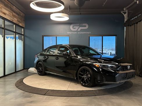 Used 2025 Honda Civic Sport image 1