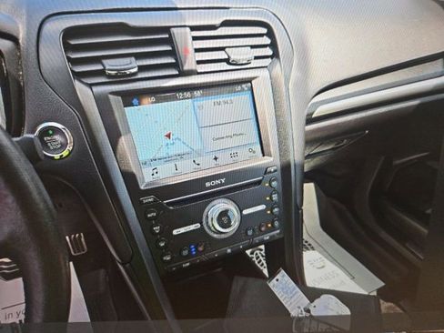 Used 2017 Ford Fusion Titanium AWD/4WD image 6