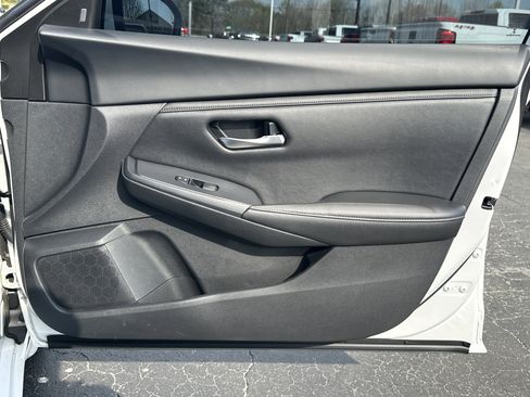 Used 2023 Nissan Sentra SV w/ Trunk Package image 15