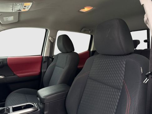 Used 2022 Toyota Tacoma SR5 RWD image 18