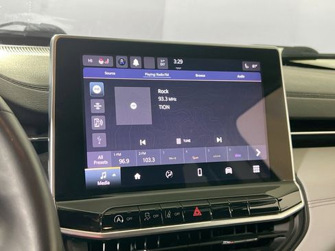 Used 2022 Jeep Compass Limited image 14