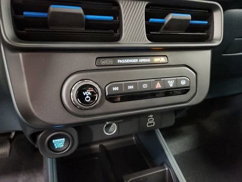 New 2025 Ford Maverick Lobo image 16