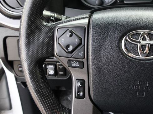 Used 2017 Toyota Tacoma TRD Off-Road image 35