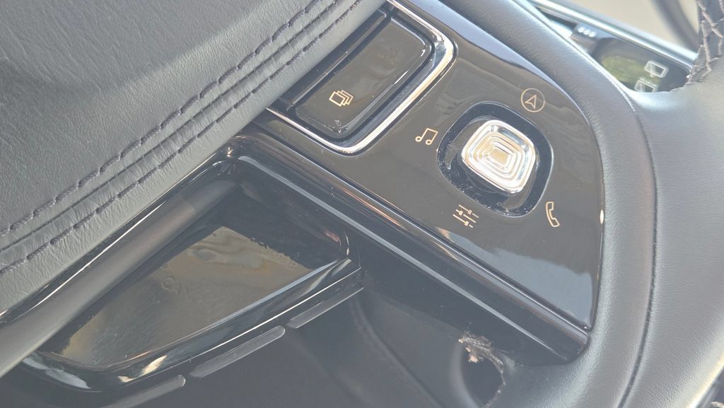Used 2023 Lincoln Aviator AWD w/ Premium Package image 29
