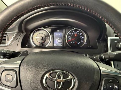 Used 2015 Toyota Camry SE image 19