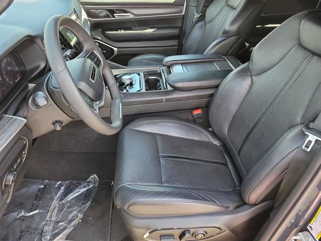 Used 2024 Jeep Wagoneer Series II w/ Flexible Seating Group AWD/4WD image 9