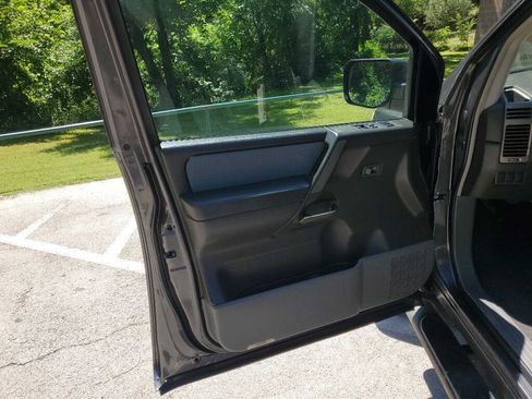 Used 2006 Nissan Titan SE image 18
