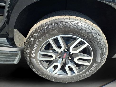 Used 2023 GMC Yukon AT4 AWD/4WD image 16