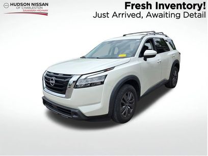 Used 2022 Nissan Pathfinder SV