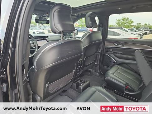 Used 2021 Jeep Grand Cherokee L Overland w/ Luxury Tech Group IV AWD/4WD image 30