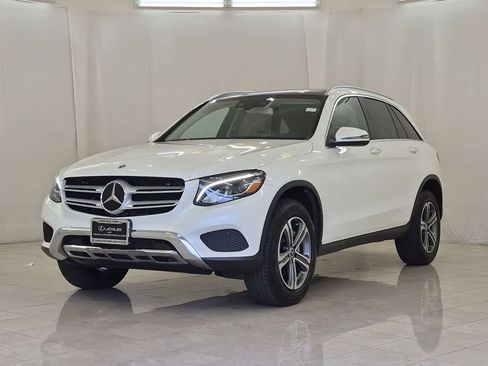Used 2019 Mercedes-Benz GLC 300 4MATIC image 4