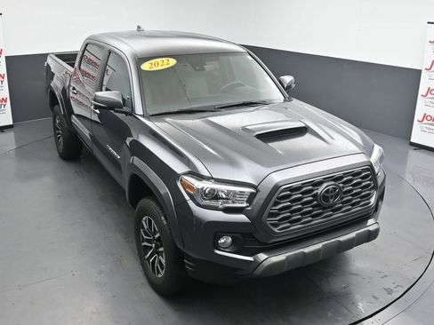 Used 2022 Toyota Tacoma TRD Sport AWD/4WD image 26