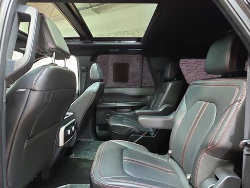 Used 2022 Ford Expedition Max Limited image 17