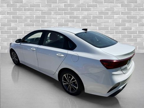 Used 2023 Kia Forte LXS FWD image 2