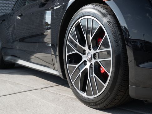 Used 2021 Porsche Taycan 4S image 34